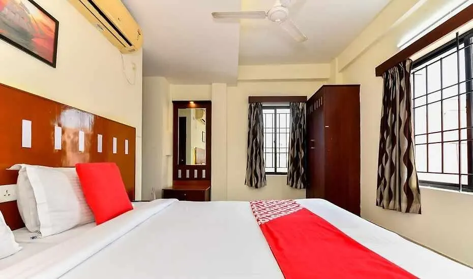 Metro Kochi Business Hotel